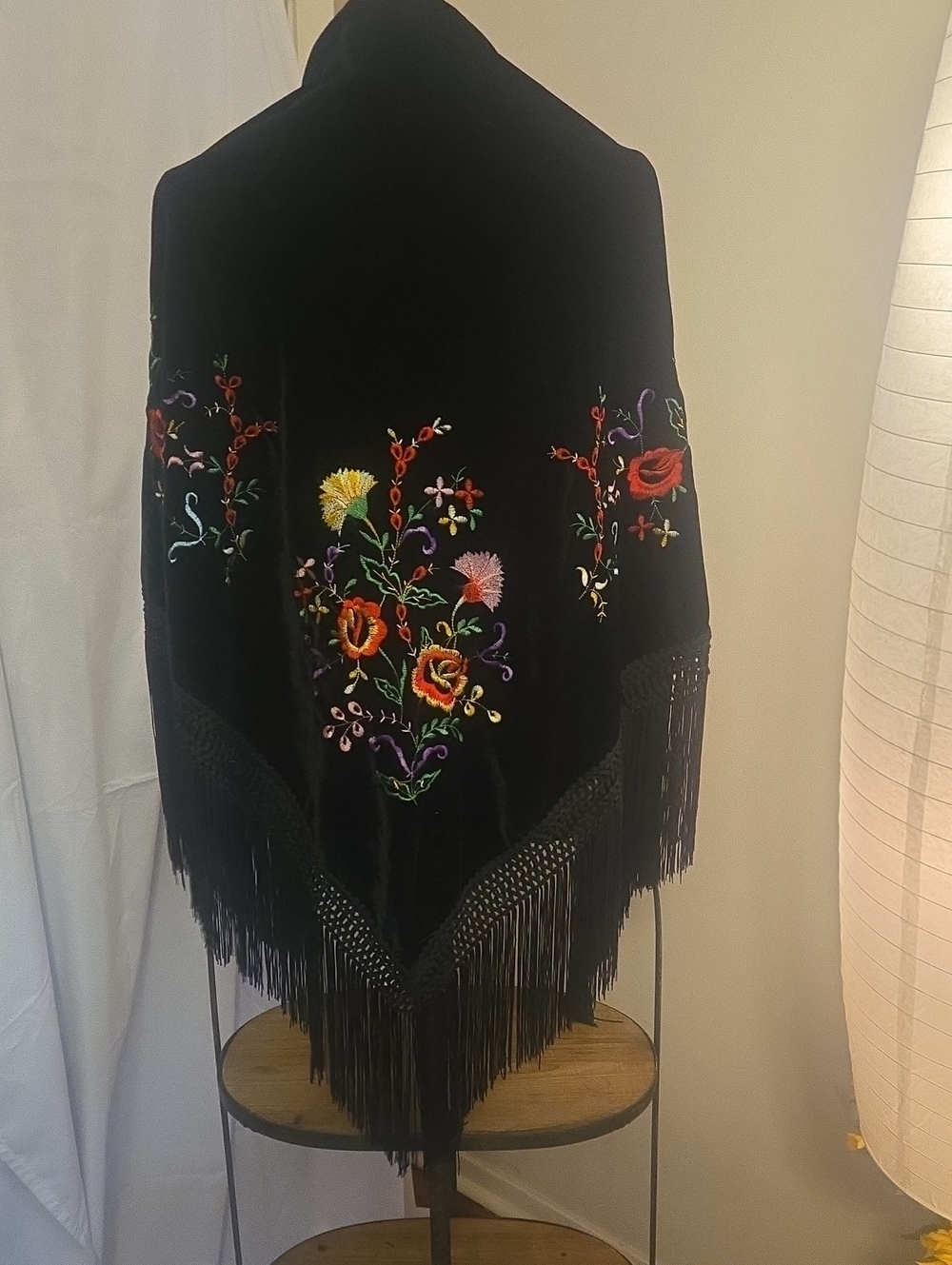 Black Velvet Mantoncill Shawl With Embroidered Floral Pattern And Fringe.